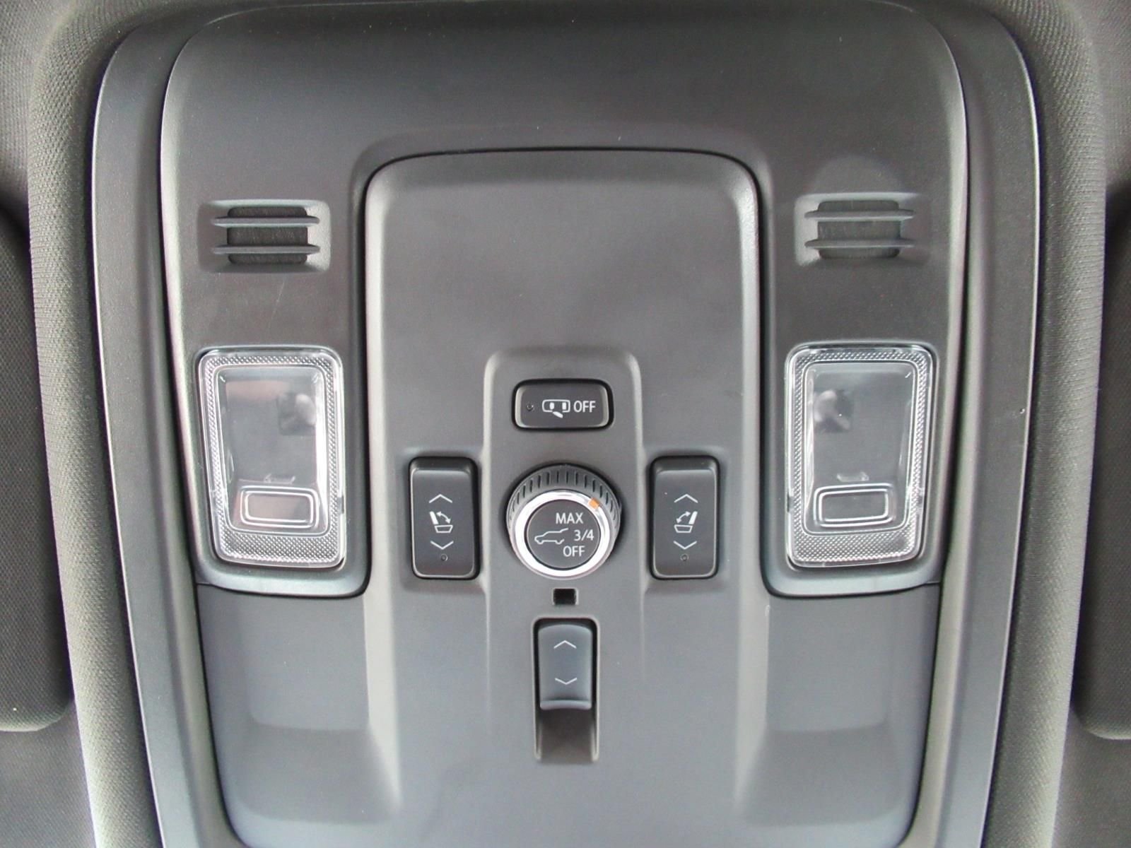 Used 2025 Silver GMC Denali image 29