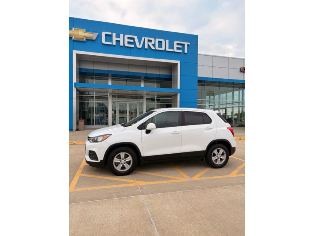 2021 Chevrolet Trax LS's photo