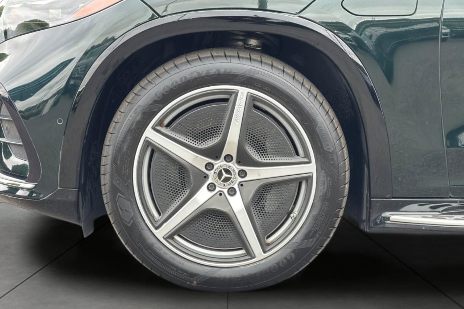 Certified Used 2024 Green Mercedes-Benz 450 image 5