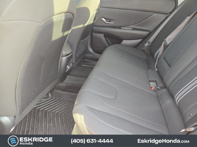Used 2025 Red Hyundai SEL Convenience image 30