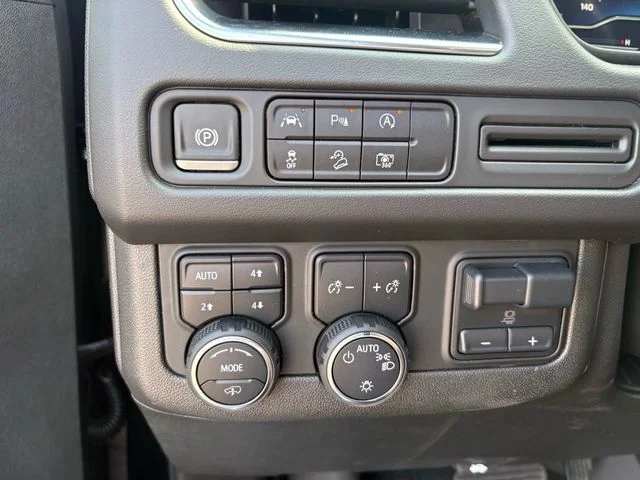 Used 2024 Black Chevrolet Z71 image 20
