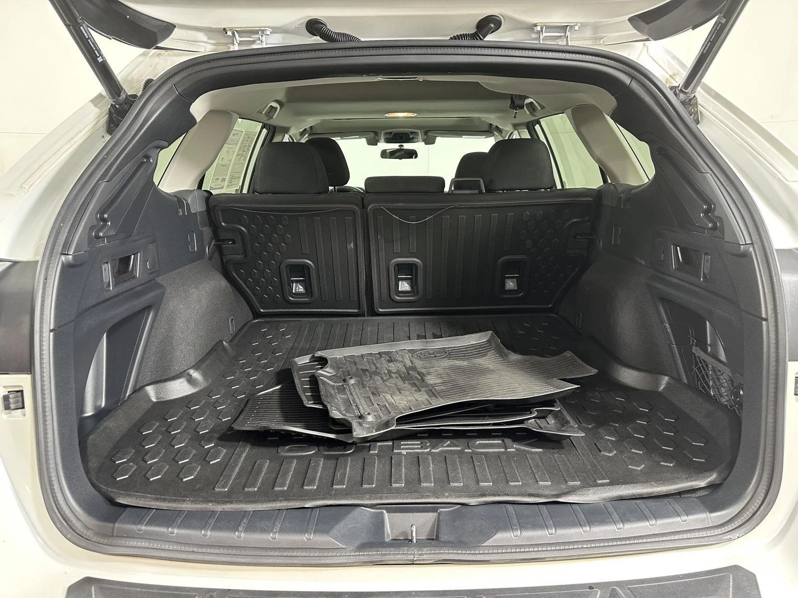 Used 2021  Subaru  image 20