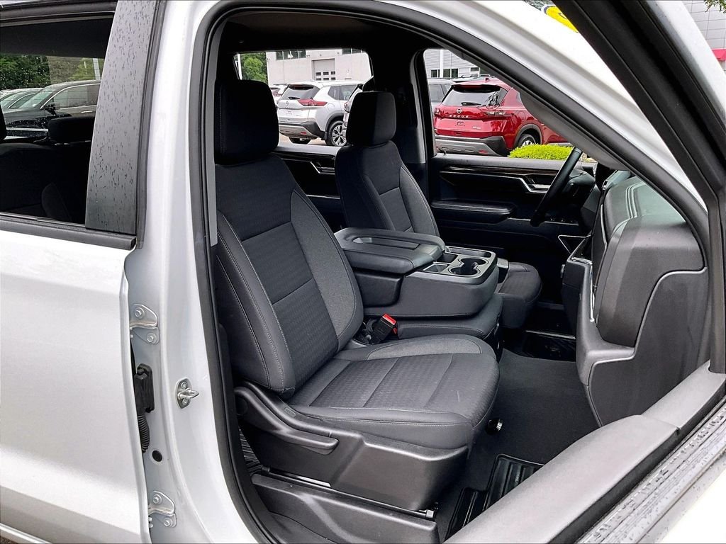 Used 2023 White Chevrolet LT image 11