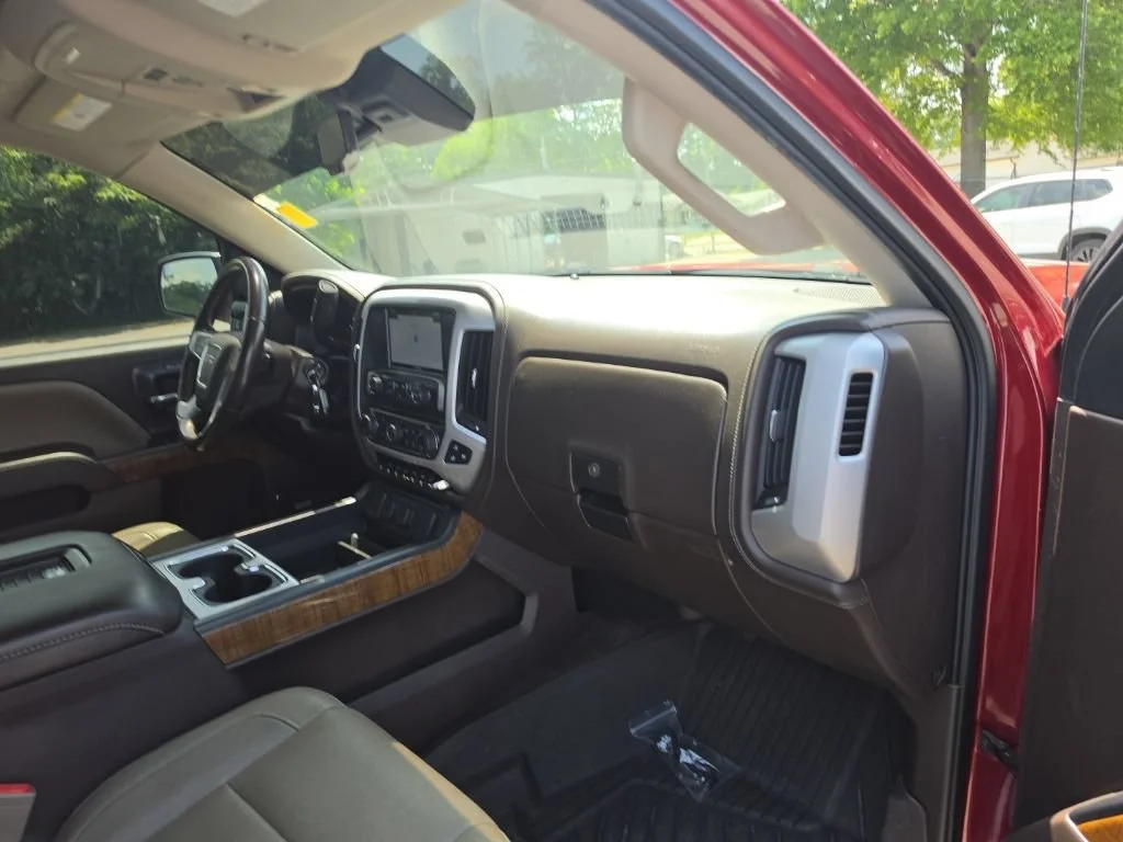 Used 2018 RED QUARTZ TINTCOAT GMC SLT image 32
