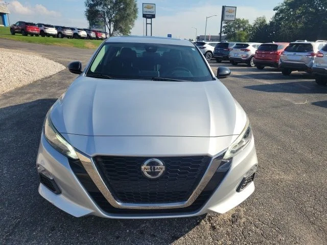 Used 2020 Nissan Altima SR with VIN 1N4BL4CV0LC192673 for sale in Manistee, MI