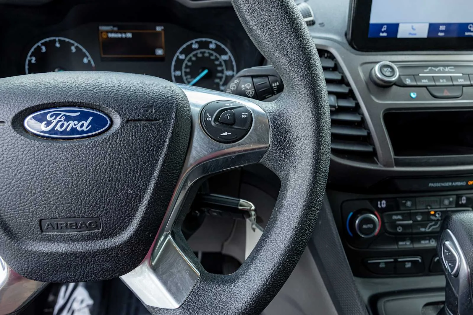 Used 2022 Magnetic Metallic Ford XL image 16