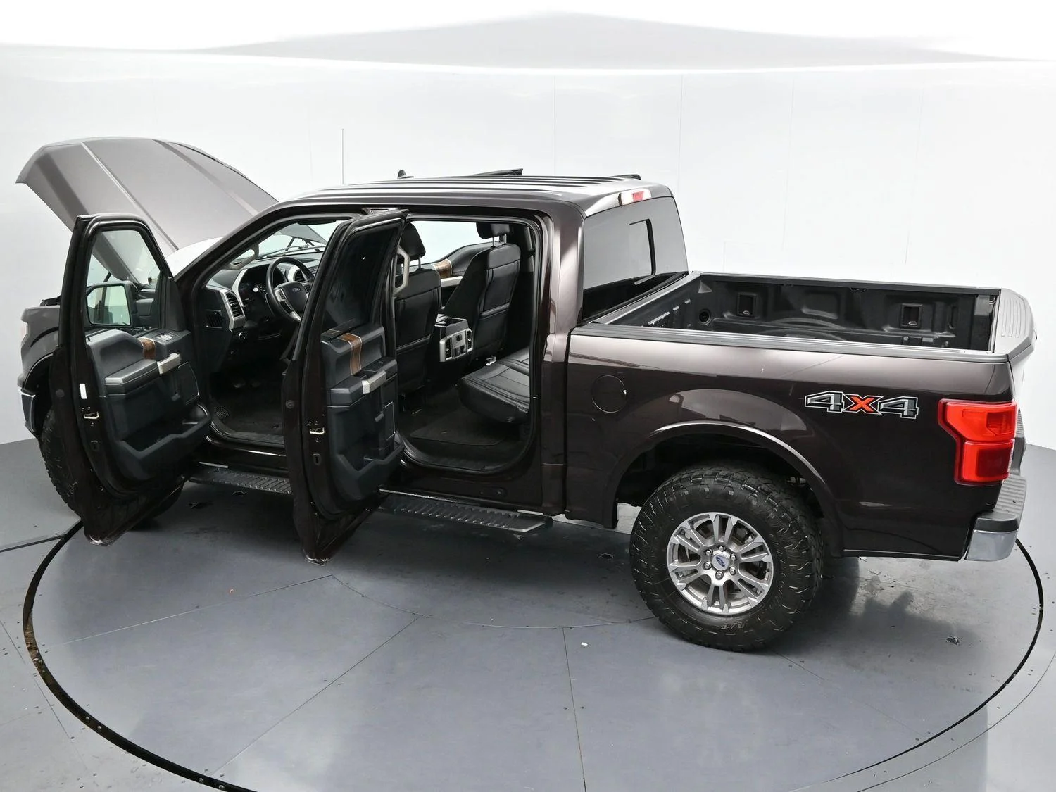 Used 2020 Magma Red Ford LARIAT image 45