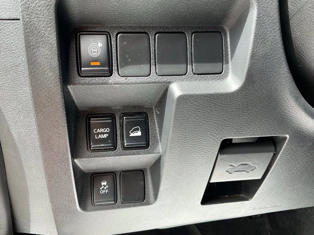 Used 2022 Red Nissan SV image 26