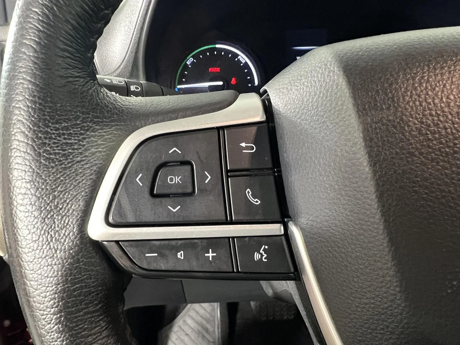 Used 2023 Ruby Flare Pearl Toyota XLE image 28
