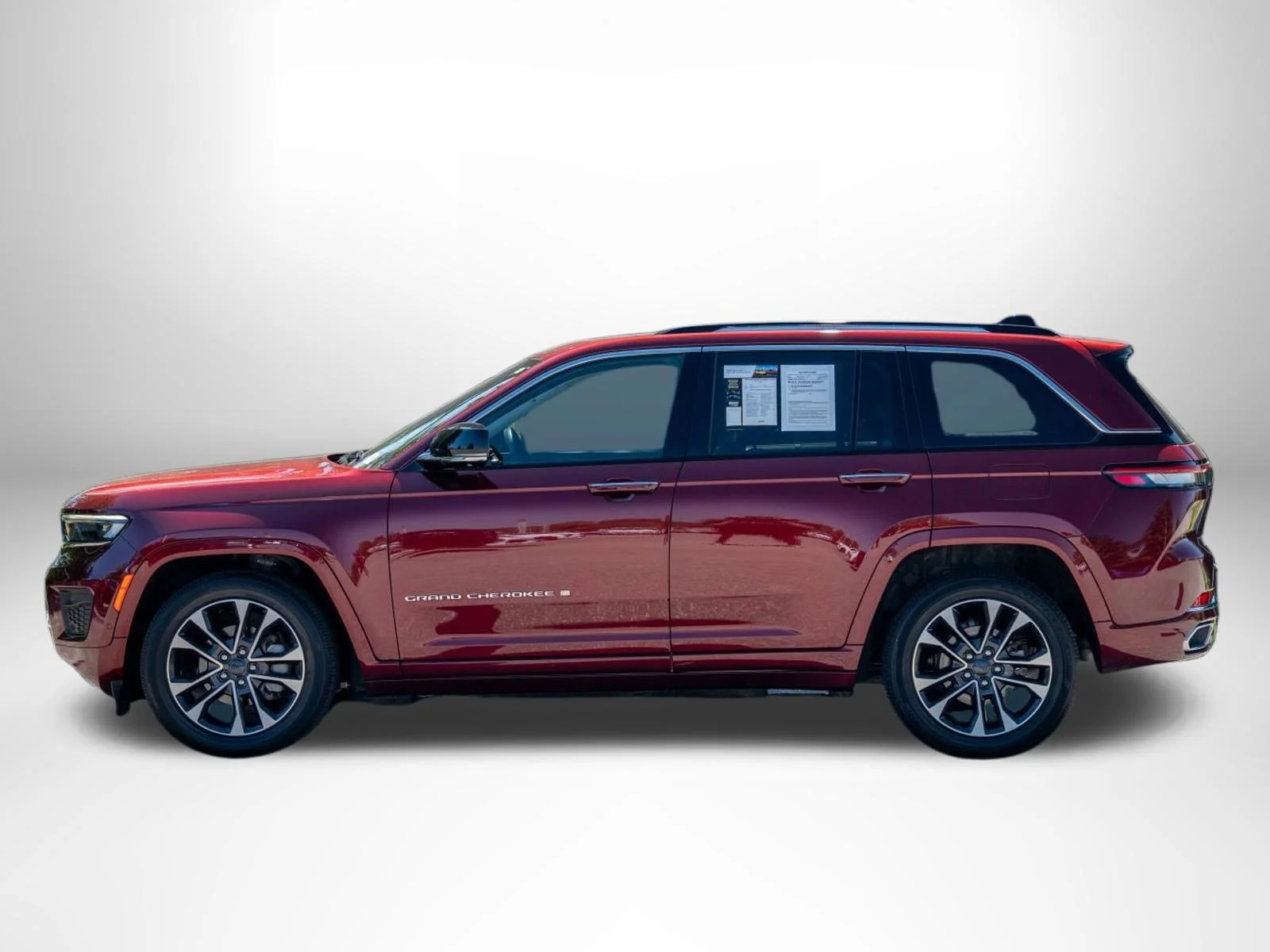 Used 2023 Velvet Red Pearlcoat Jeep Overland image 5