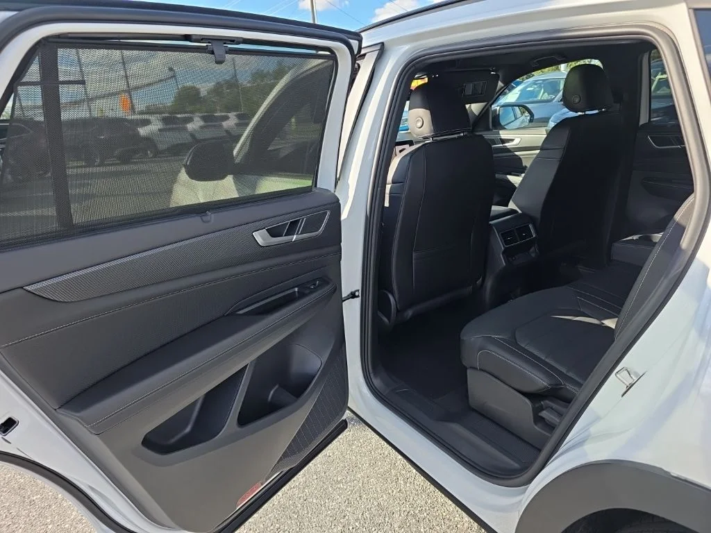 2026 Volkswagen Atlas Cross Sport SEL R-LINE - Photo 30