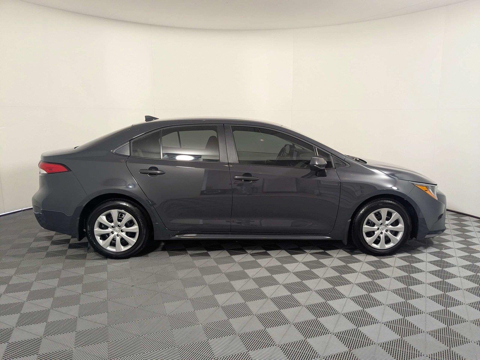 Used 2025 Underground Toyota LE image 4