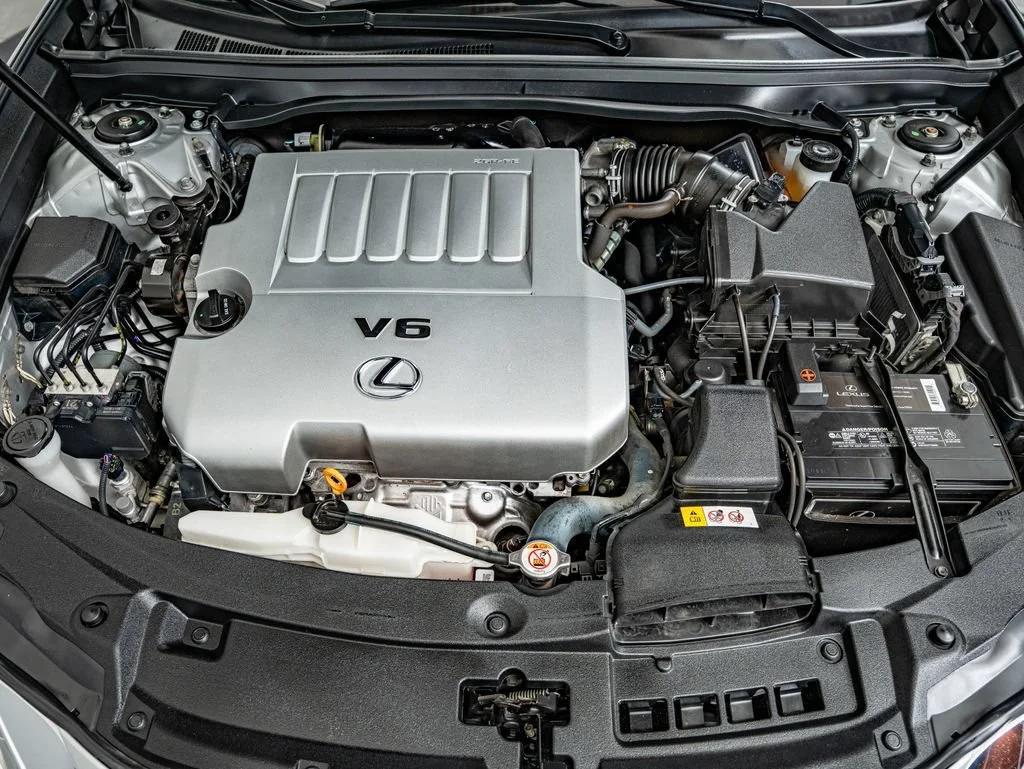 Used 2018 Silver Lexus 350 image 40