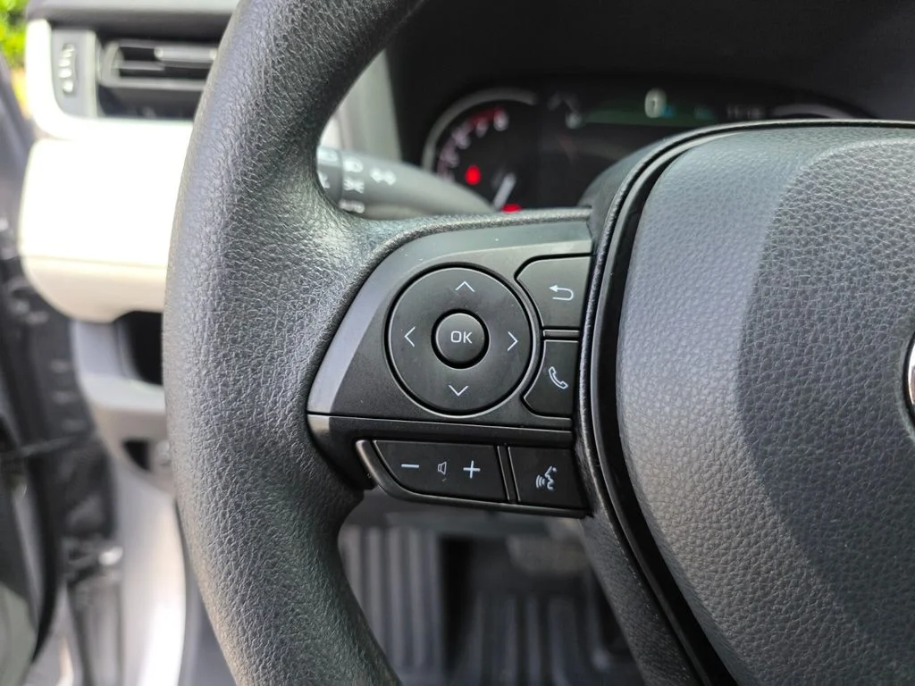 Used 2025 Silver Toyota XLE image 30
