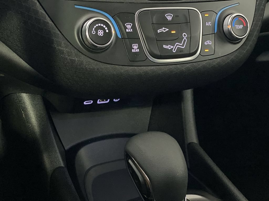Used 2024 Summit White Chevrolet FL image 23