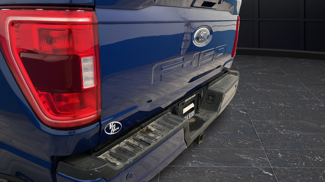Used 2023 Atlas Blue Metallic Ford XLT image 38