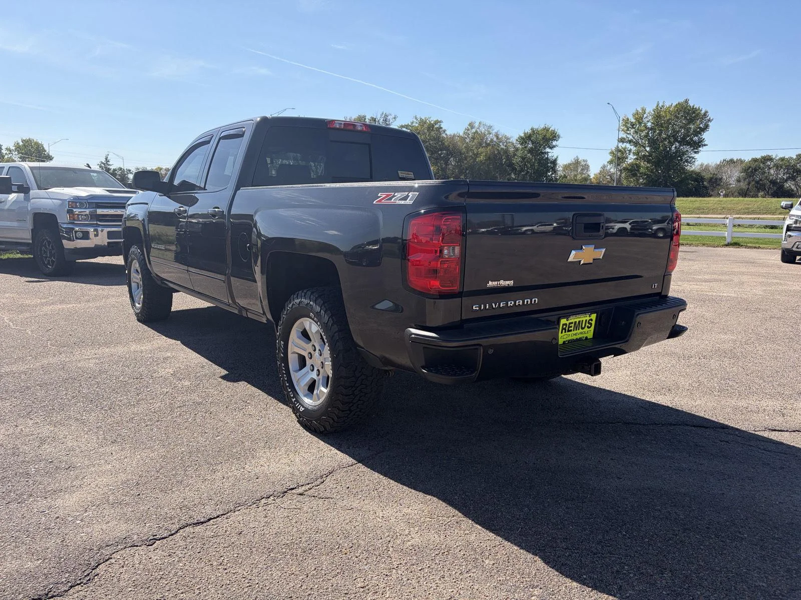 Used 2016 TUNGSTEN METALLIC Chevrolet LT image 5