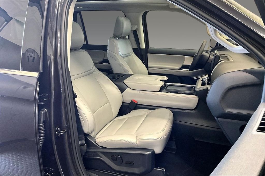 Used 2025 Gray Metallic Ford Active image 4