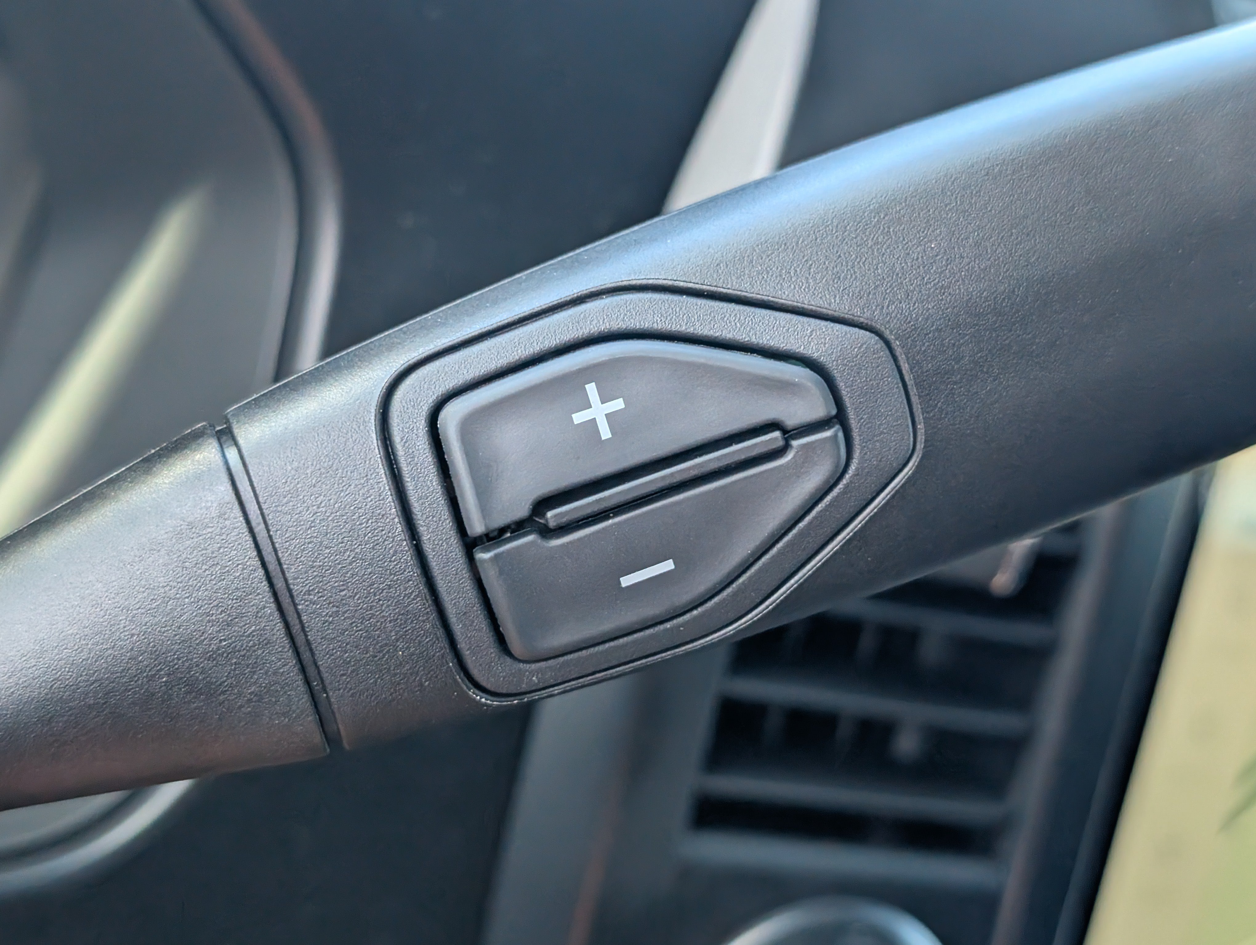 New 2026 CARBONIZED GRAY FORD Lariat image 28