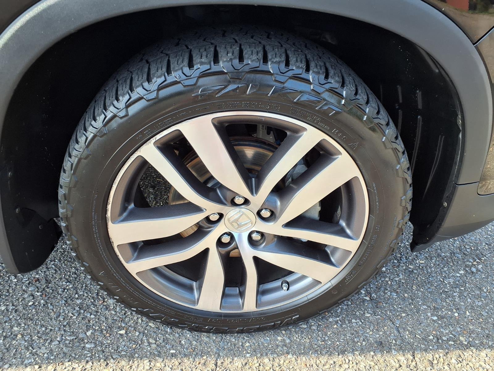 Used 2016 Crystal Black Pearl Honda Touring image 13