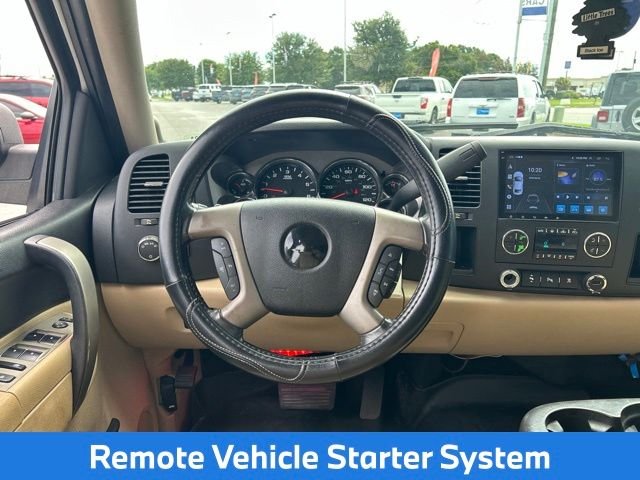 Used 2011 White Chevrolet LT image 19