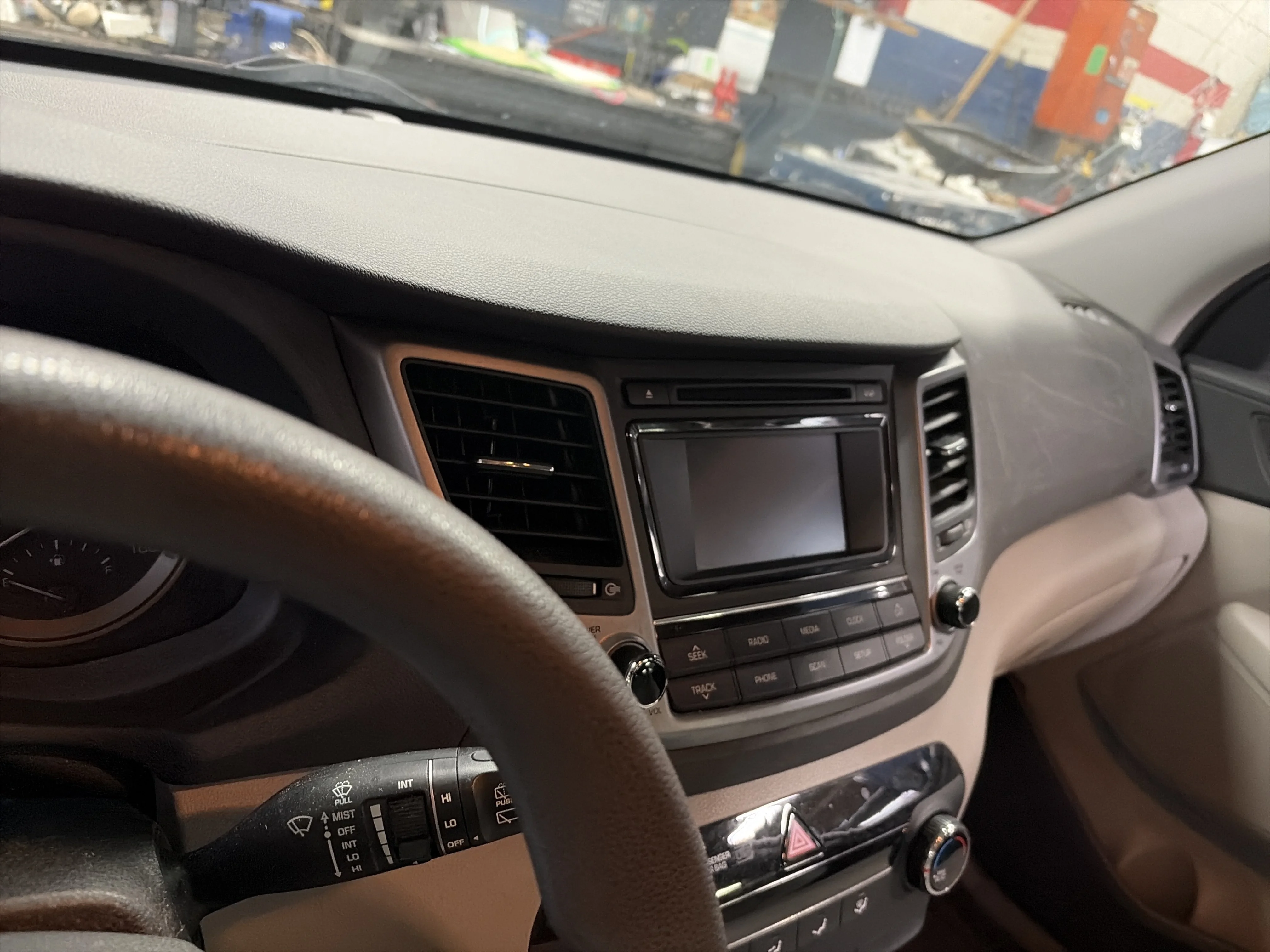 Used 2017 Molten Silver Hyundai SE image 10