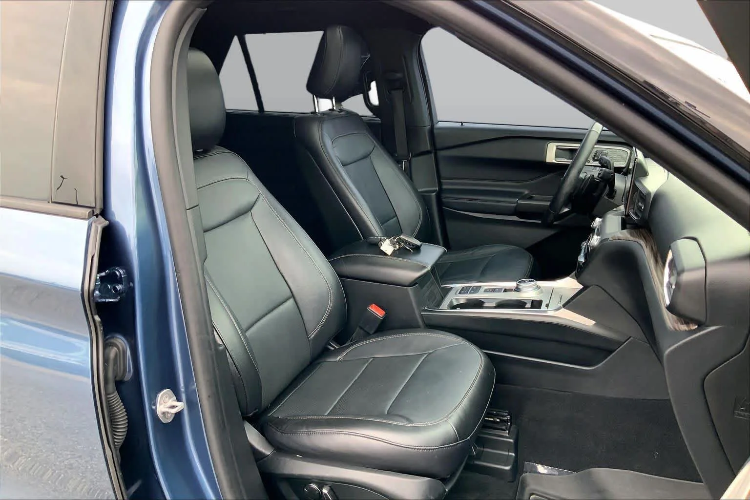 Used 2020 Blue Metallic Ford Limited image 9