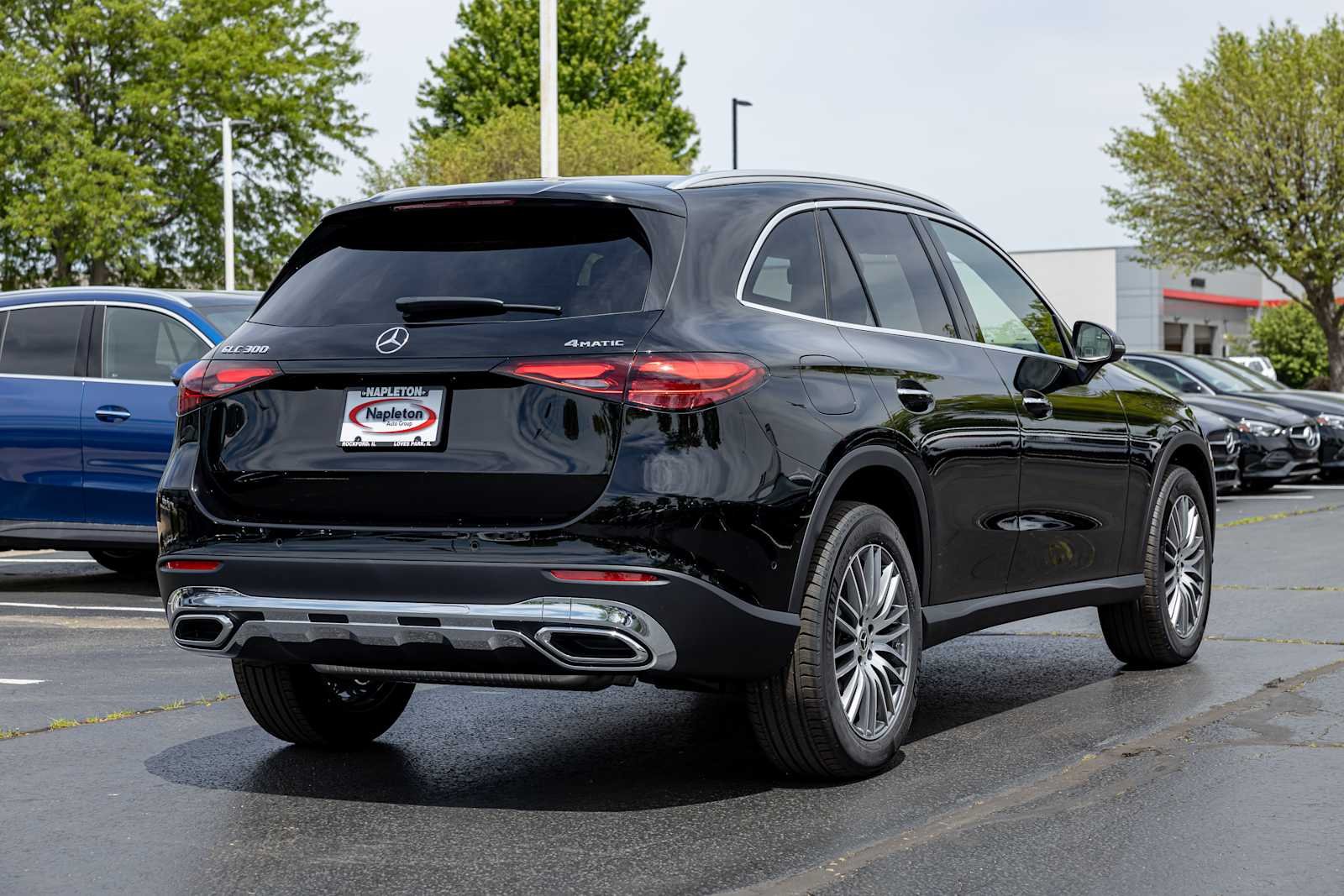 New 2026 BLACK Mercedes-Benz GLC 300 image 5