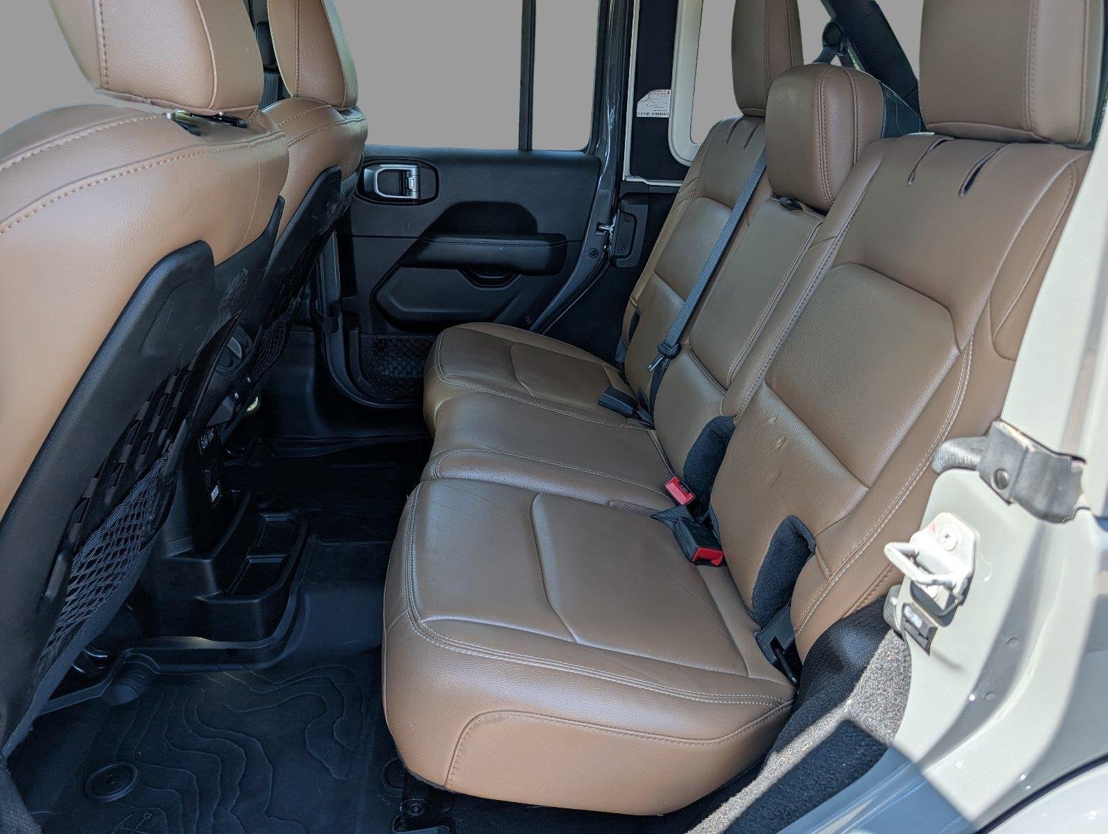 Used 2020 Sting-Gray Clearcoat Jeep Rubicon image 31
