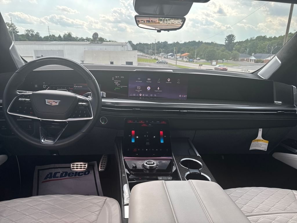 Used 2025 White Cadillac V-Series image 15