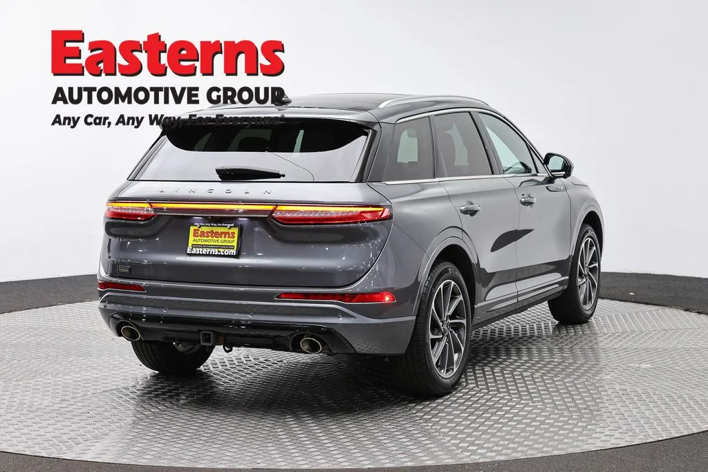 Used 2023 Gray Lincoln Grand Touring image 5