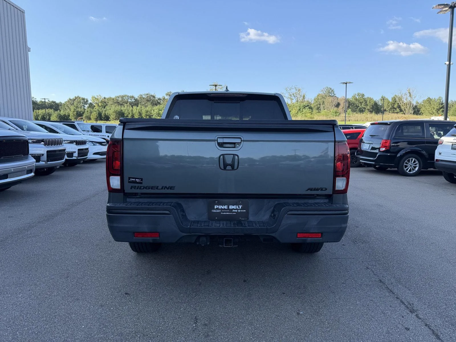 Used 2019 Forest Mist Metallic Honda RTL image 5