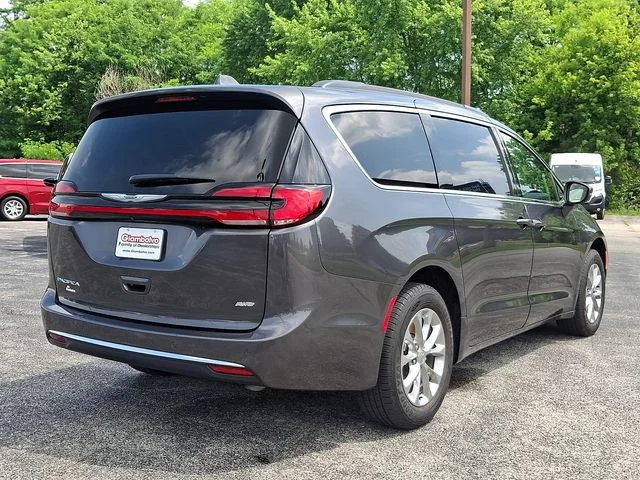 Used 2022 Gray Chrysler Touring L image 10
