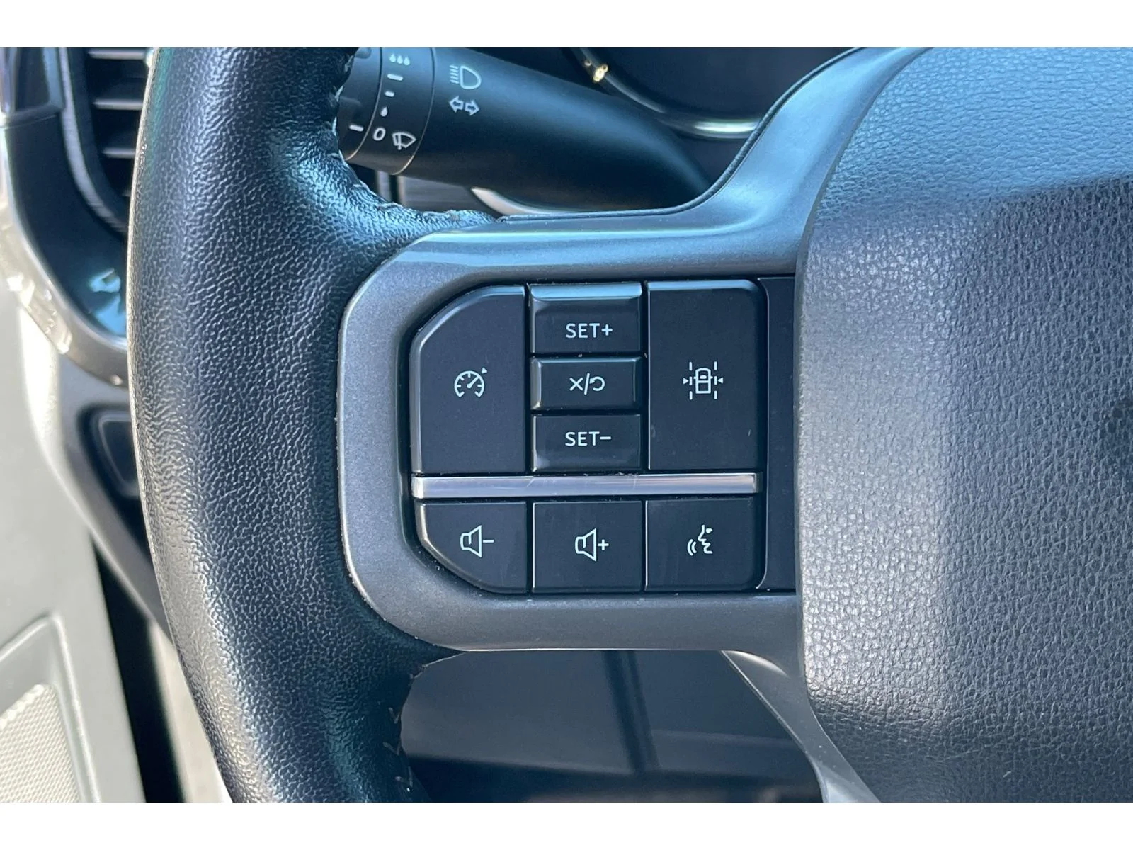 Used 2021 Space White Metallic Ford XLT image 35