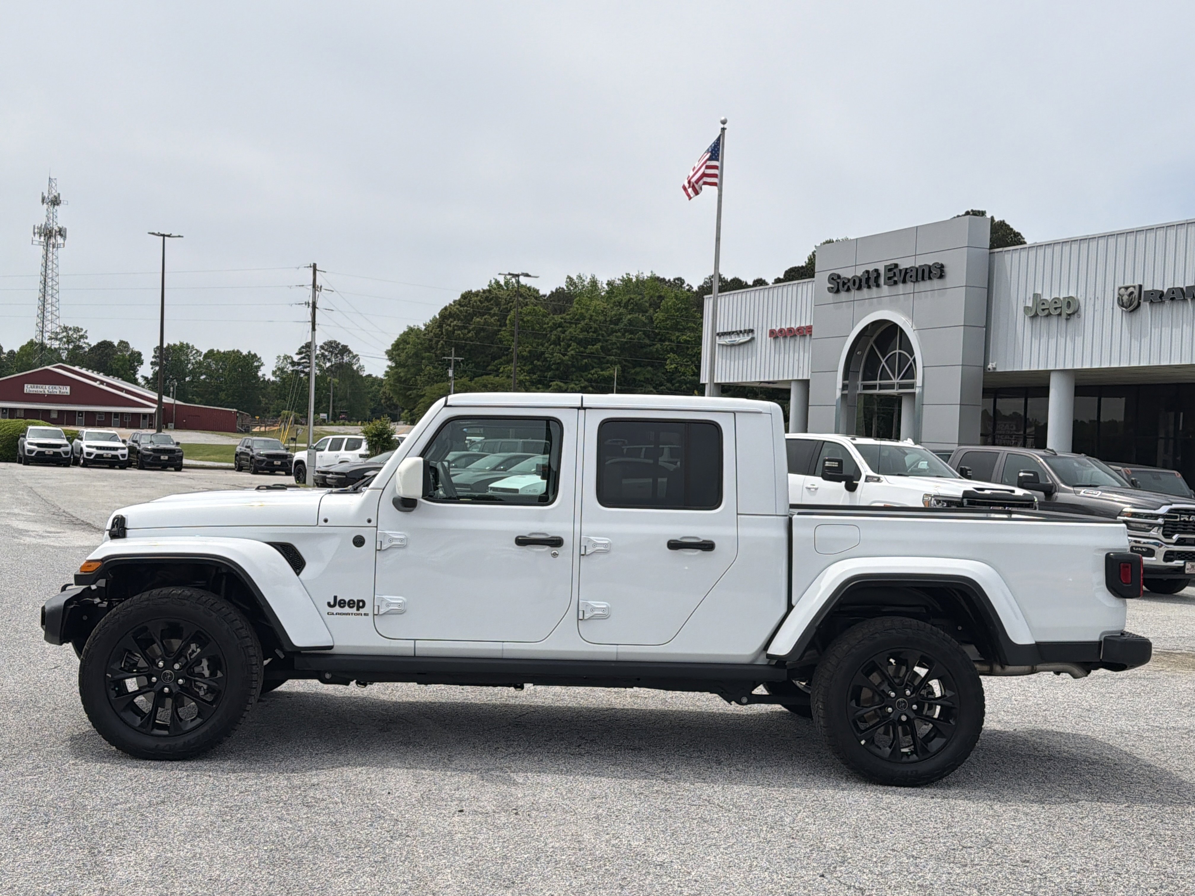 Used 2025 Bright White Clearcoat Jeep Nighthawk image 5