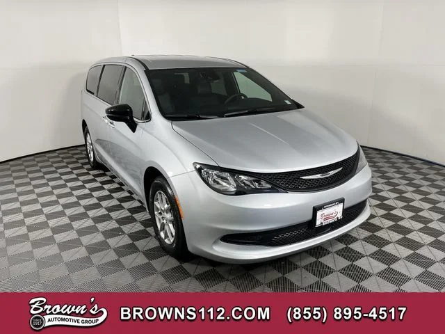 2026 Chrysler Voyager LX's photo