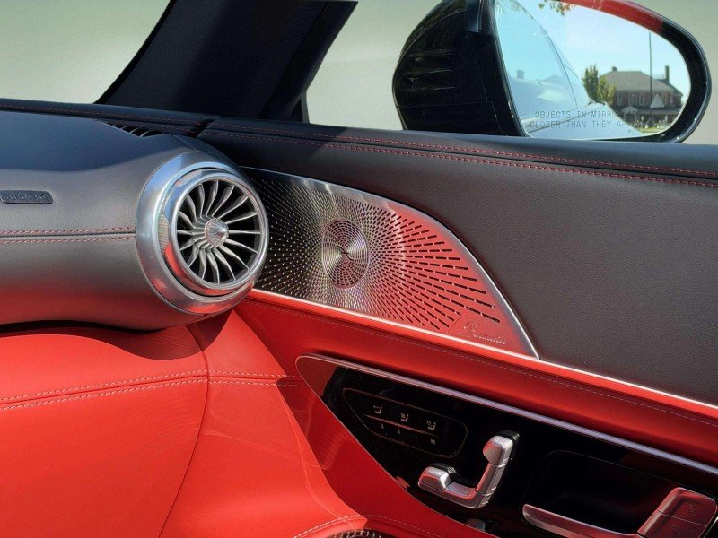 Used 2022  Mercedes-Benz AMG® SL 63 image 19