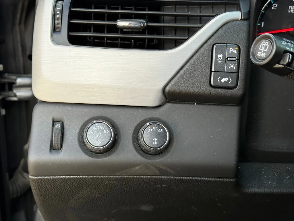 Used 2020 Gray GMC SLE image 18