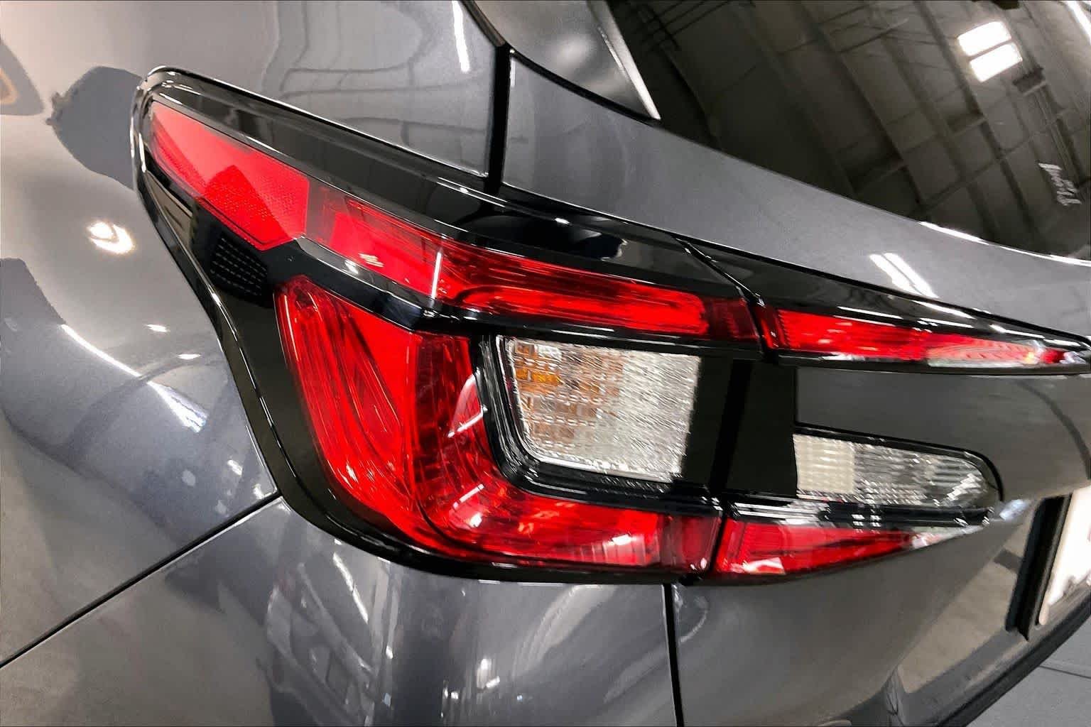Used 2024 Magnetite Gray Metallic Subaru  image 27