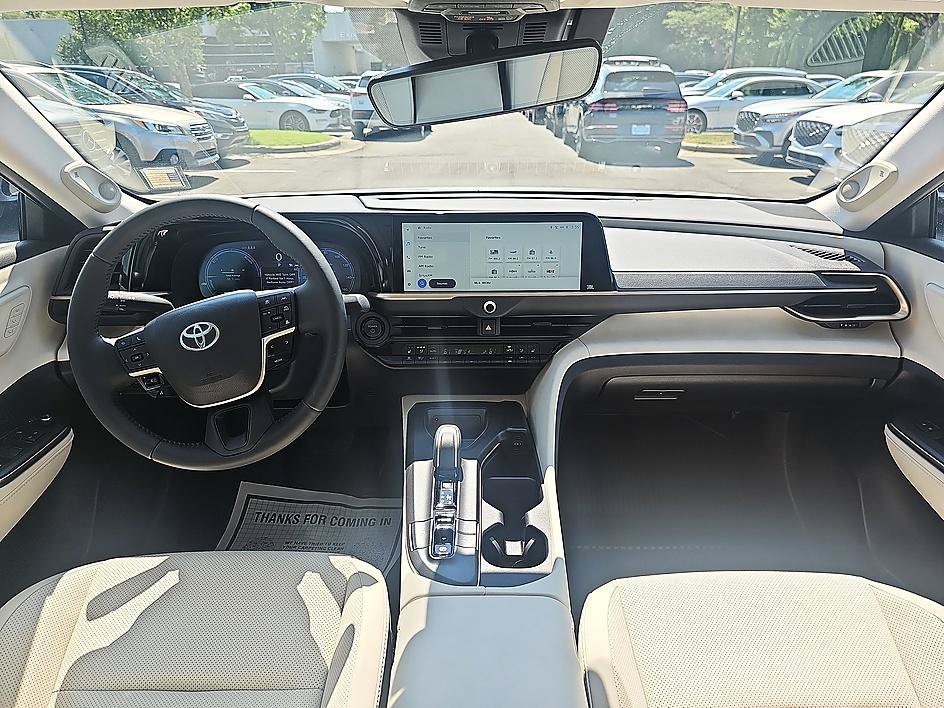 Used 2023 Oxygen White Toyota Limited image 33