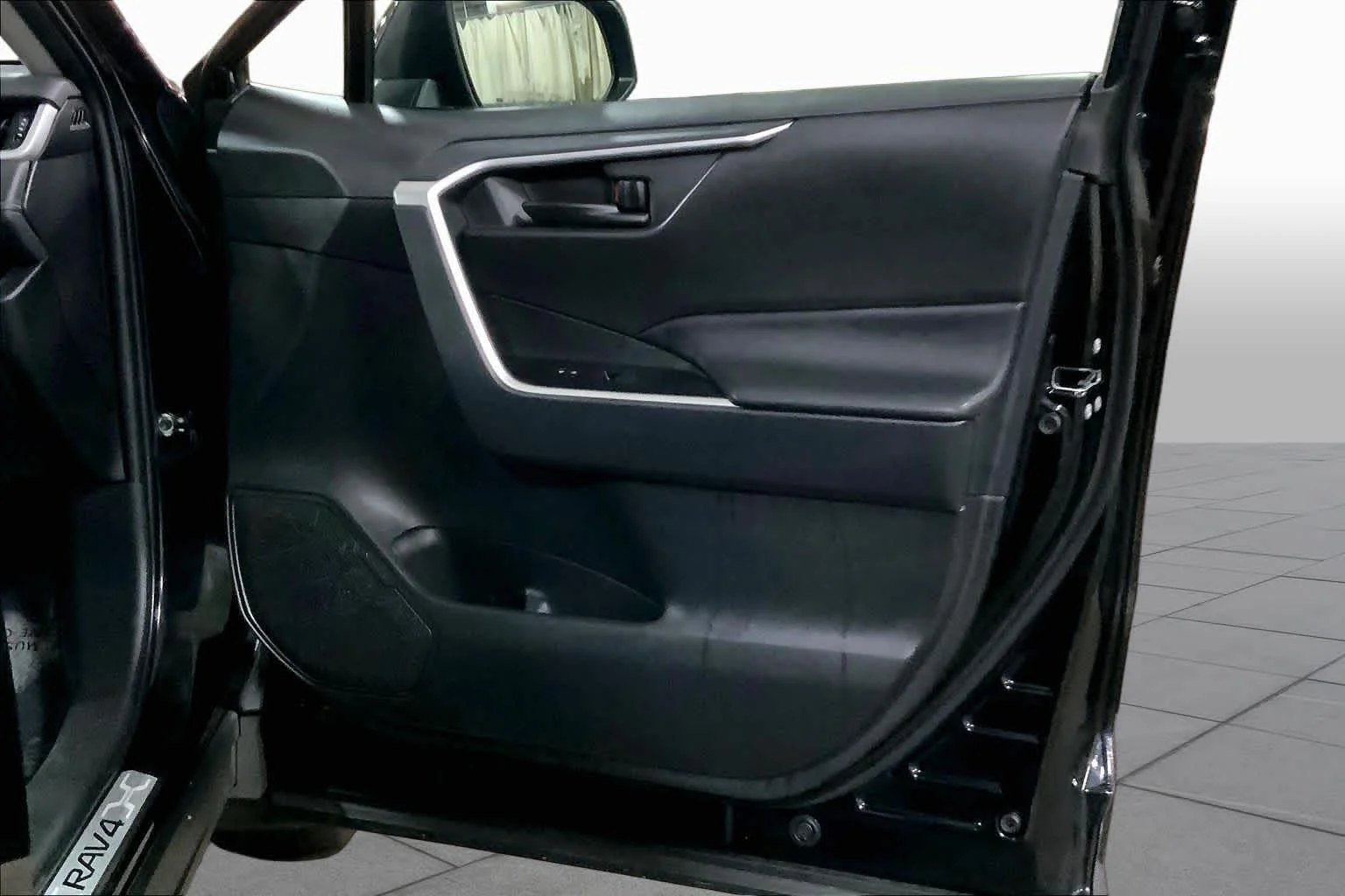 Used 2025 Midnight Black Metallic Toyota LE image 23
