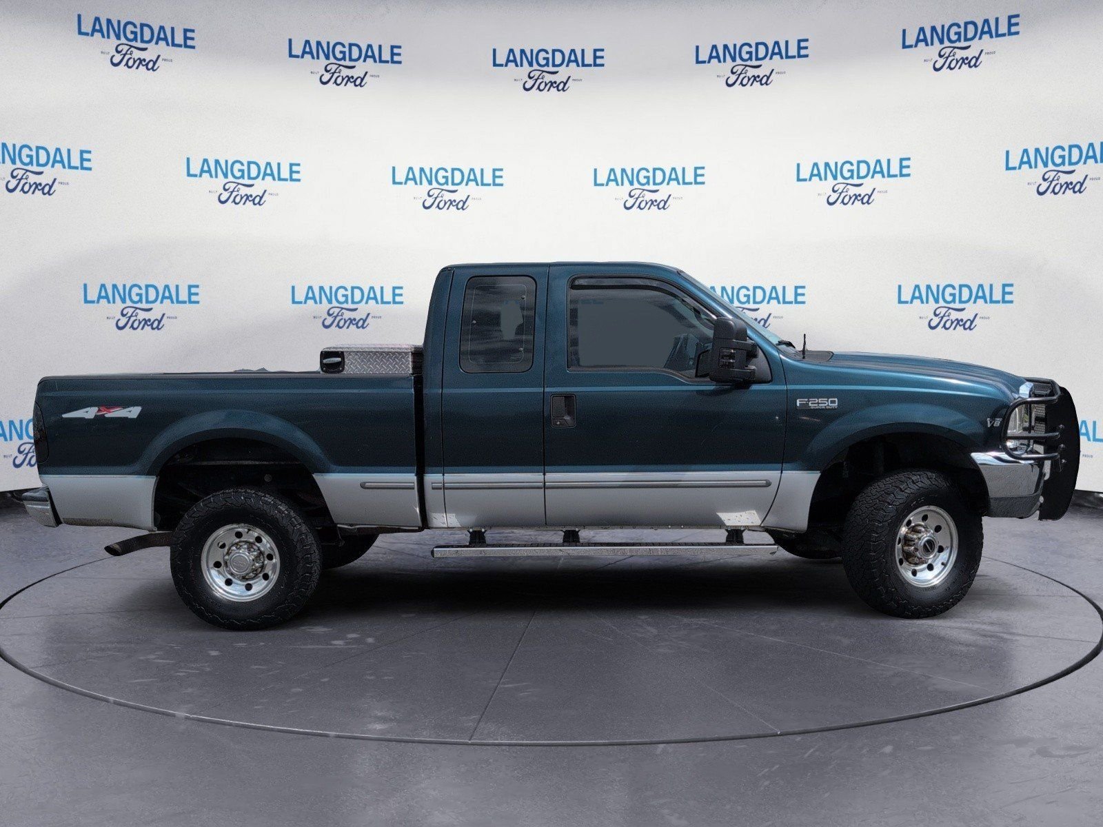 Used 1999 Green Ford XL image 3