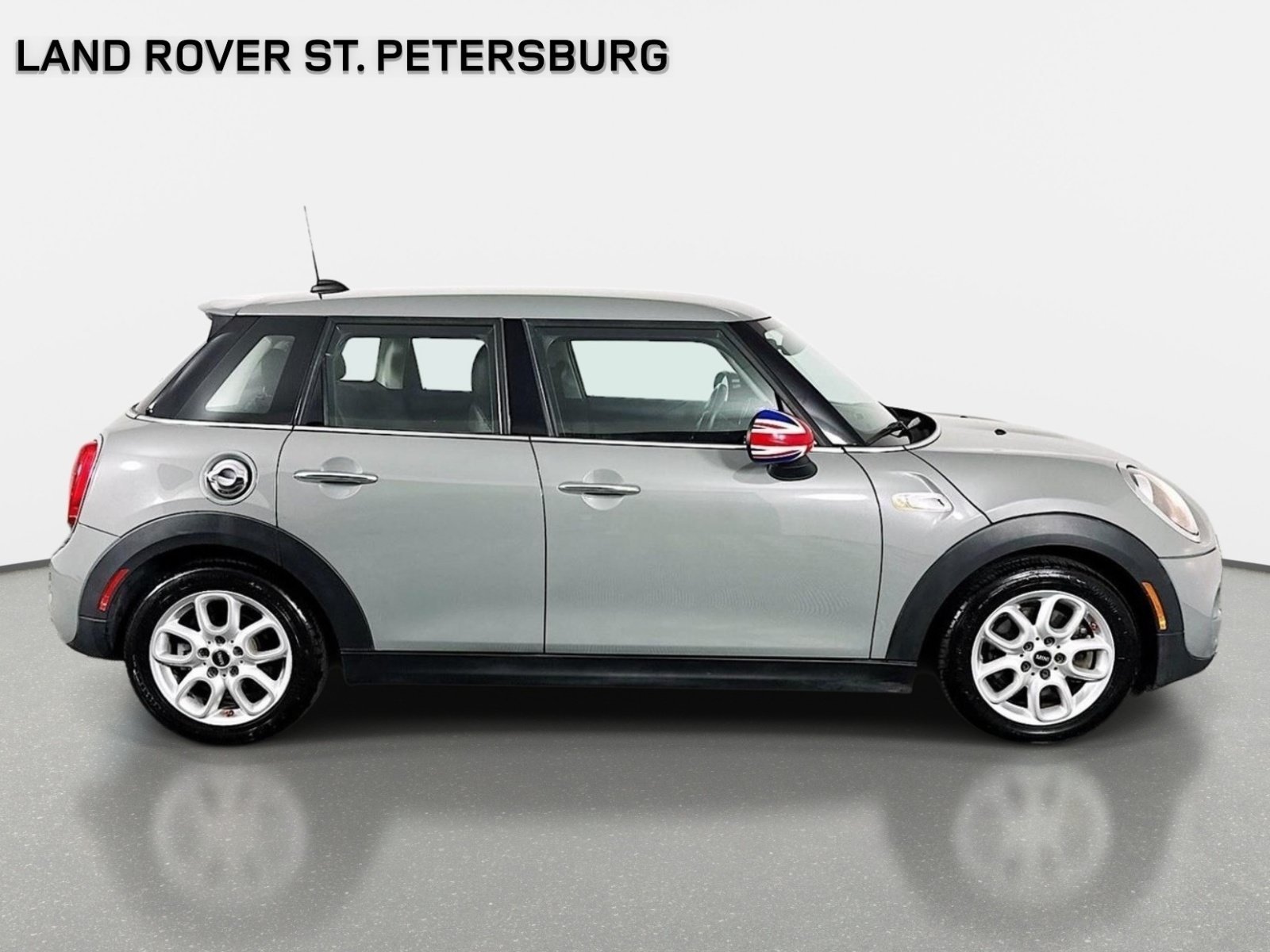 Used 2019 Gray Metallic MINI Classic image 4