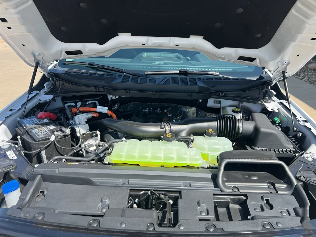 New 2026 Oxford White Ford XLT image 26