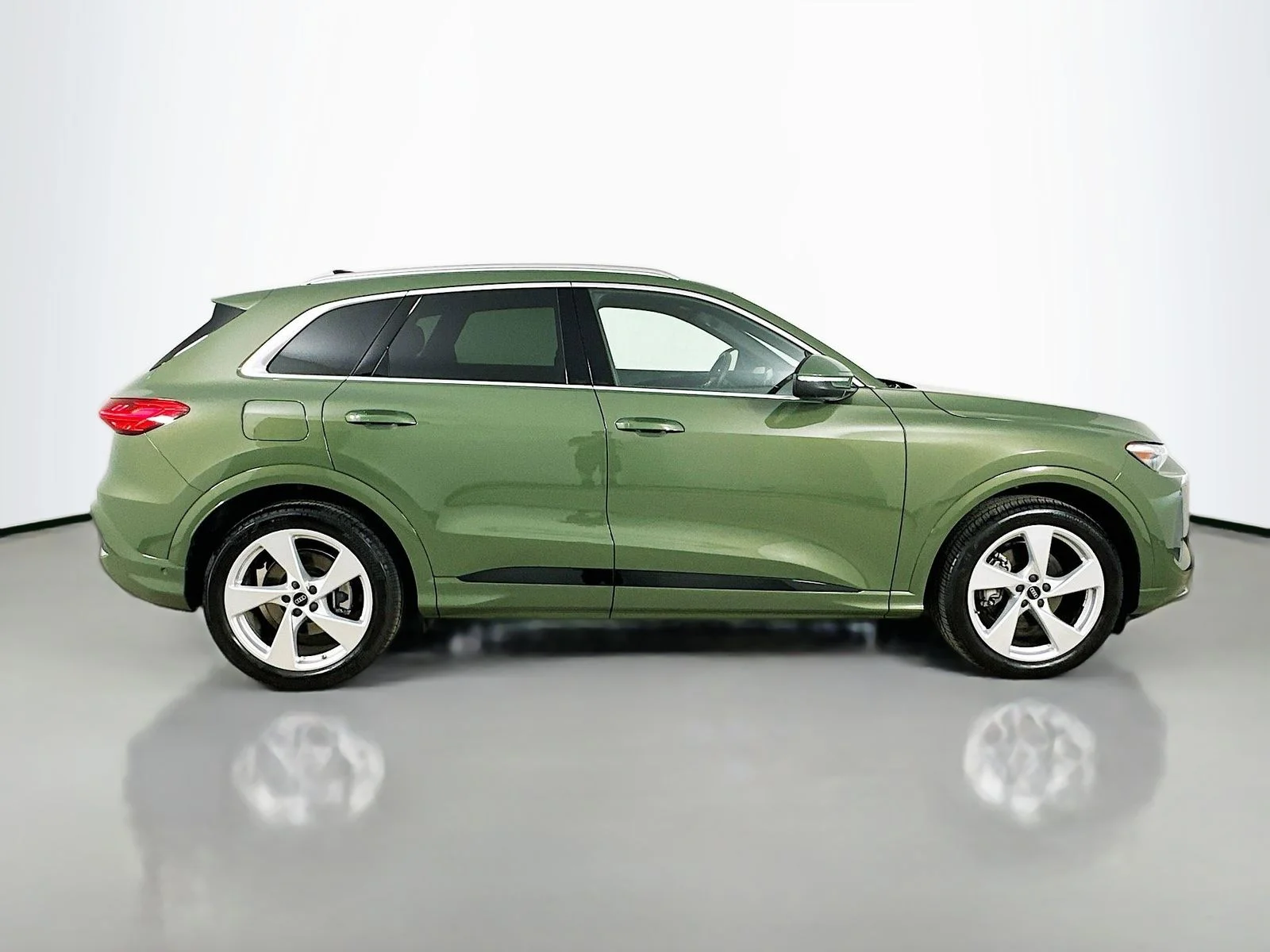 Used 2025  Audi  image 4