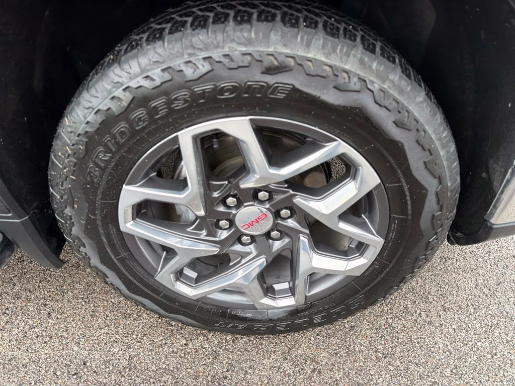 Used 2024 Silver GMC SLT image 10