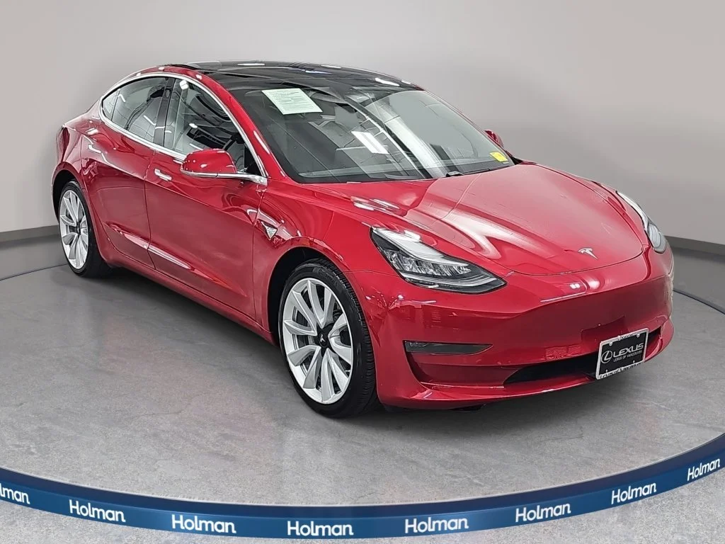 Used 2020  Tesla Long Range image 4