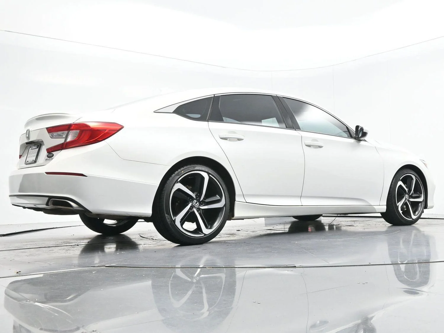 Used 2018 Platinum White Pearl Honda Sport image 47
