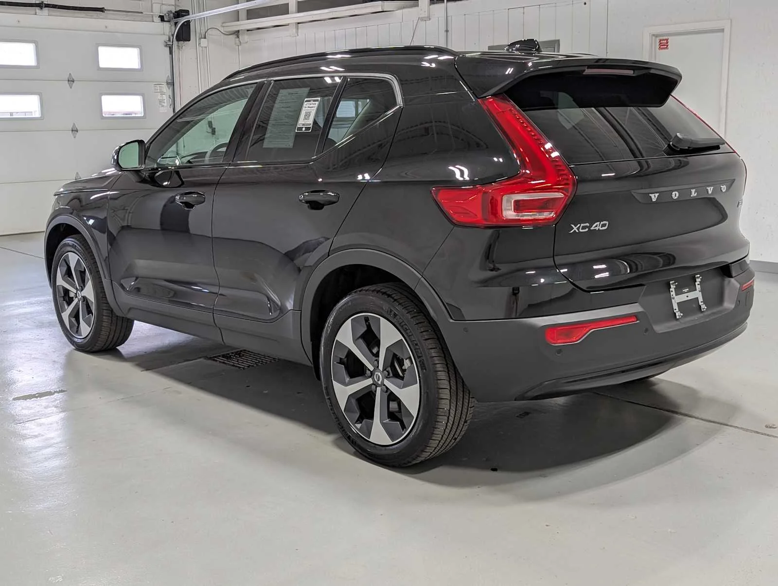 Used 2026 Onyx Black Volvo Plus image 10