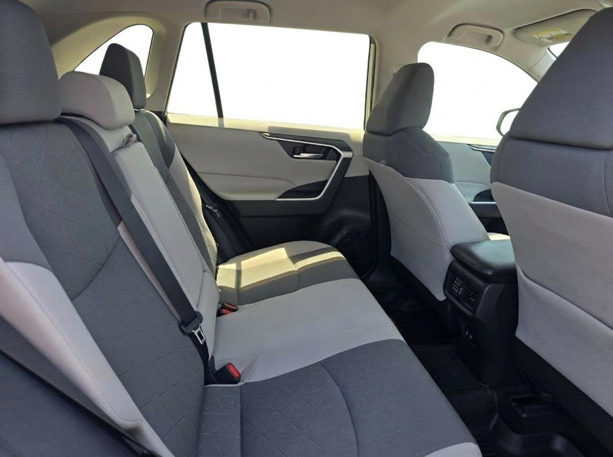 Used 2020 Super White Toyota XLE image 18